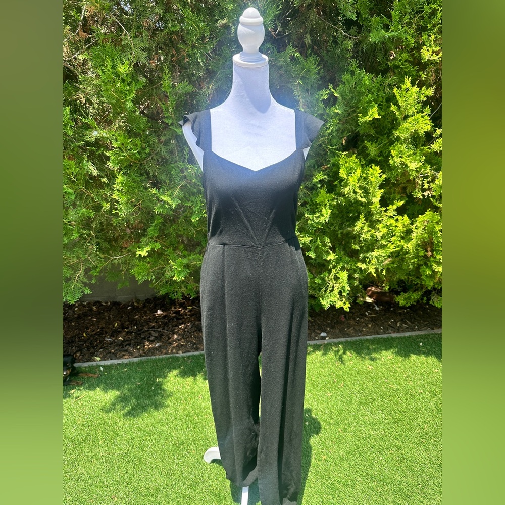 NWT Forever 21 Black Sleeveless Jumpsuit with Wide-Leg Design